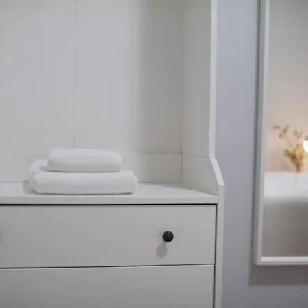 Moderno&ubicacion Ideal I 3 Hab Dobles I Aire Acondicionado *